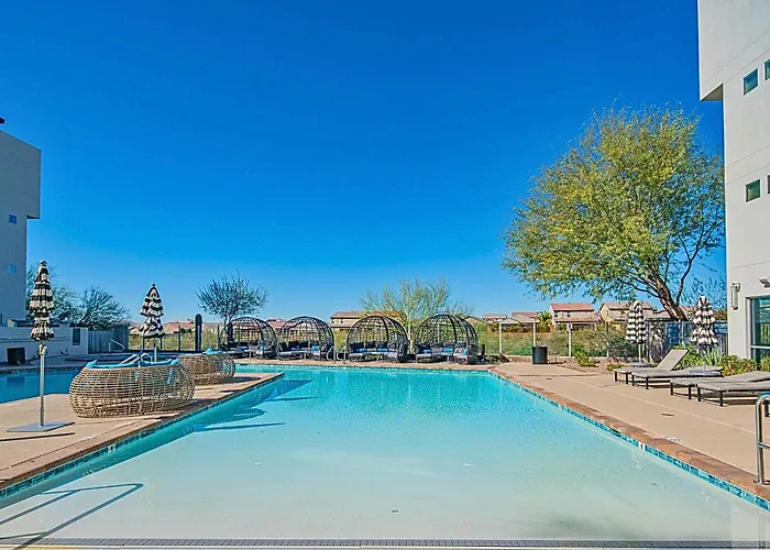 Warm Summer Vibes Kierland Area Pool & Hot Tub Appartement