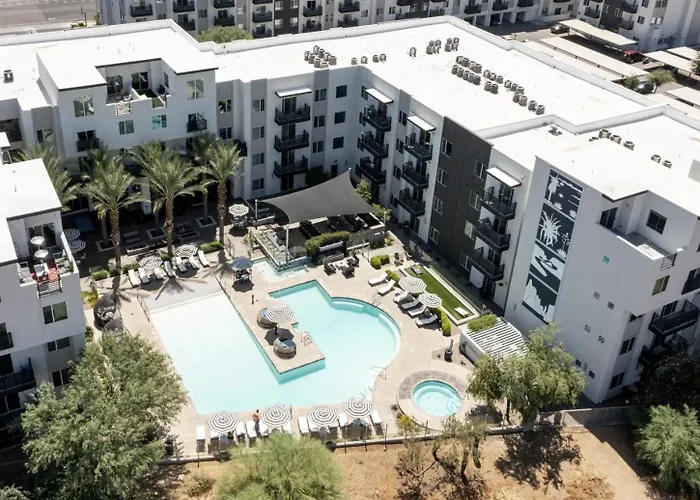 Warm Summer Vibes Kierland Area Pool & Hot Tub * Scottsdale