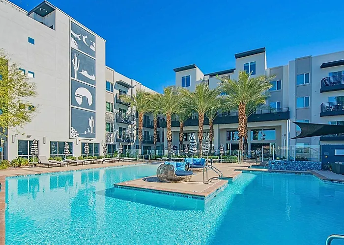 Warm Summer Vibes Kierland Area Pool & Hot Tub *