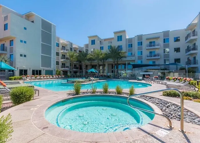 Warm Summer Vibes Kierland Area Pool & Hot Tub Scottsdale